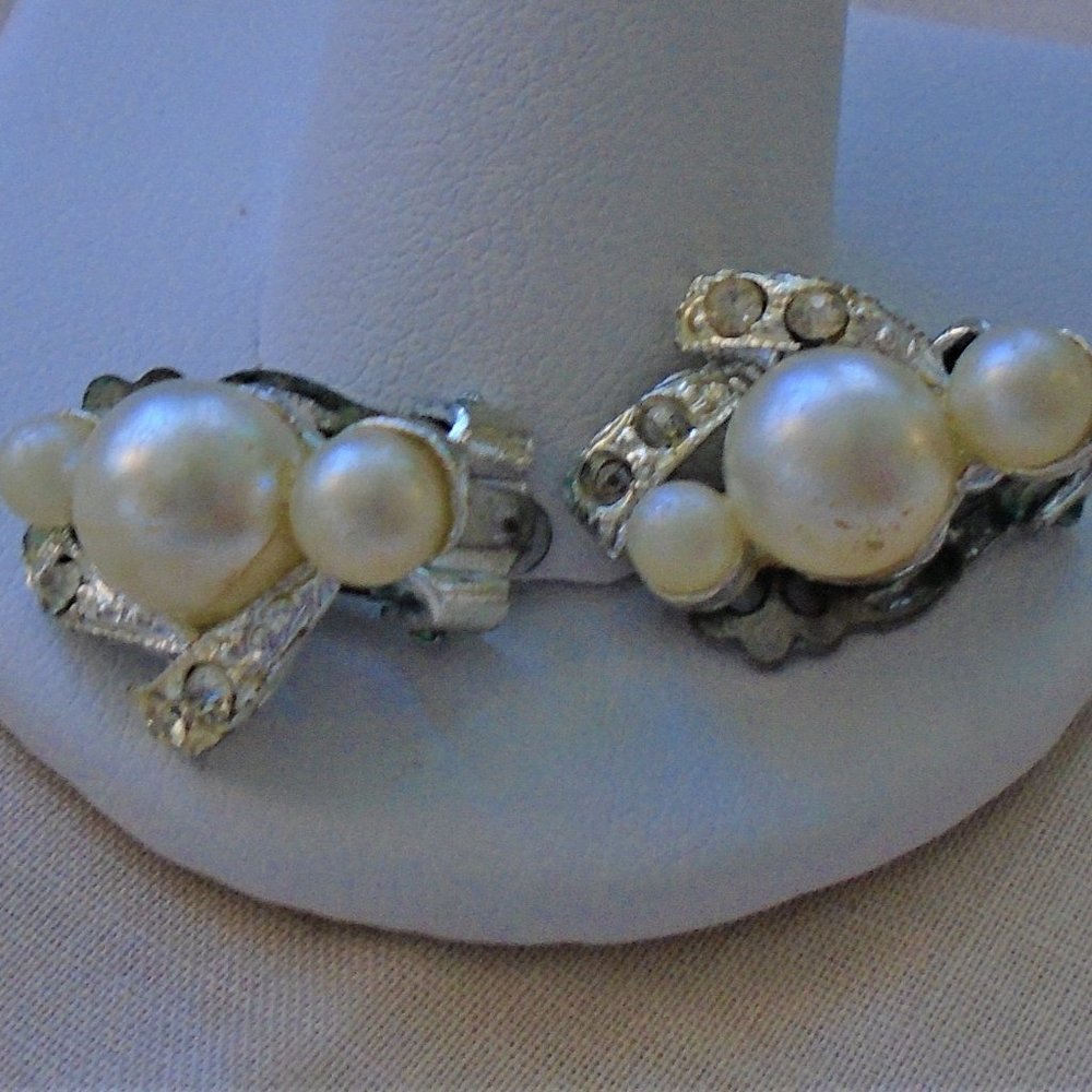 Vintage Albert Weiss clip on costume earrings